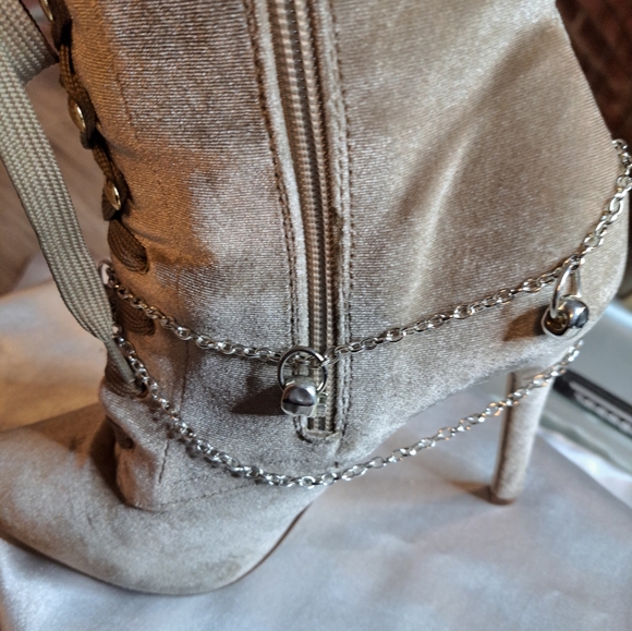 Skull Boot/Shoe Chain - Picture 2 of 7
